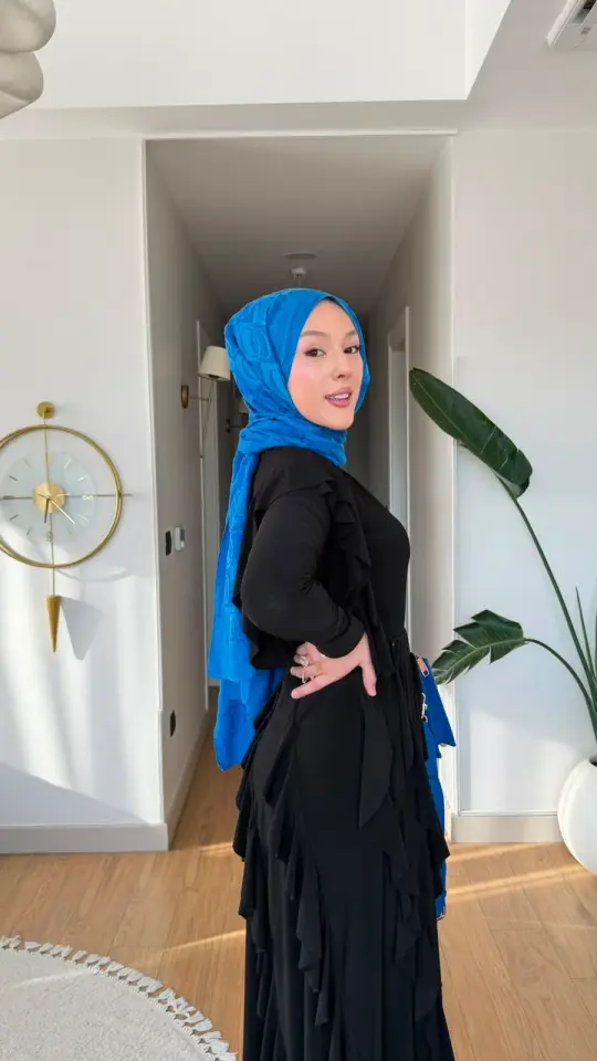 Yeni Sezon Gamze Sendy Fırfır Detaylı Tesettür Takım Siyah