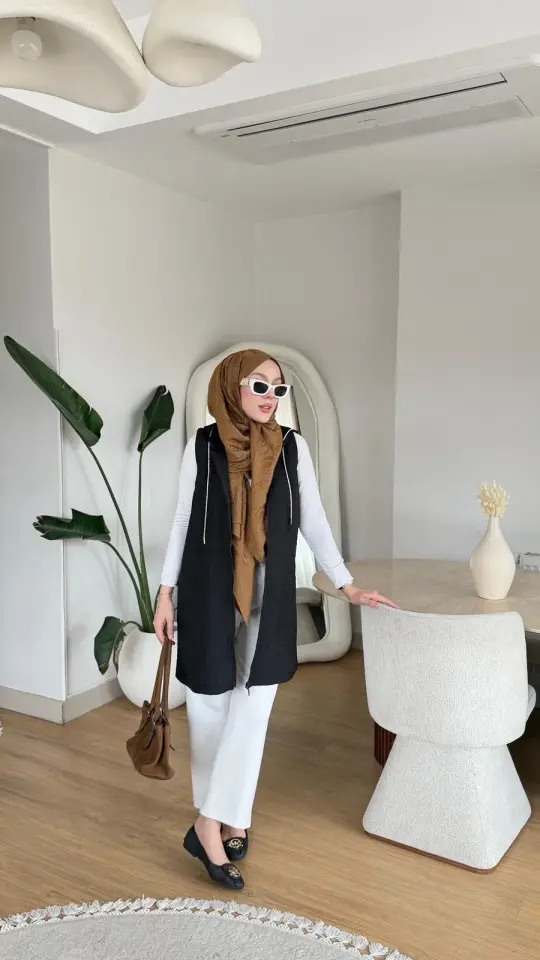 Yeni Sezon Nesrin Kapitone Yelek Siyah