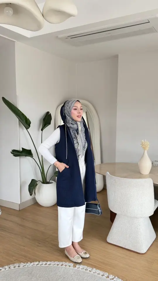 Yeni Sezon Nesrin Kapitone Yelek Lacivert