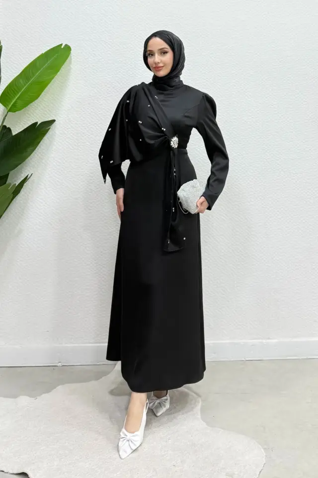 Yeni Sezon Lara Taşlı Broşlu Beg Saten Kumaş Tesettür Abiye Siyah